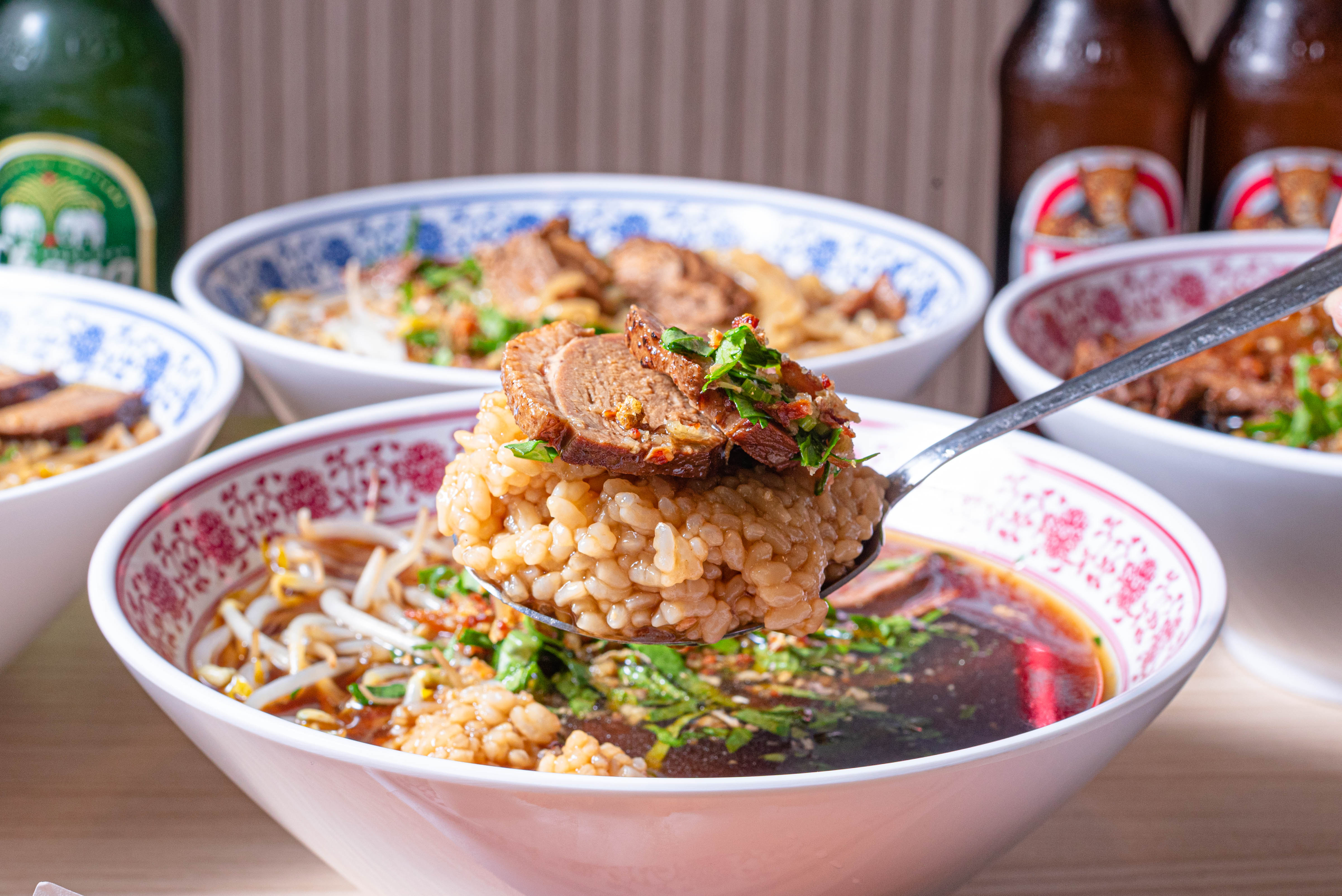 통다리 오리국수 대표메뉴